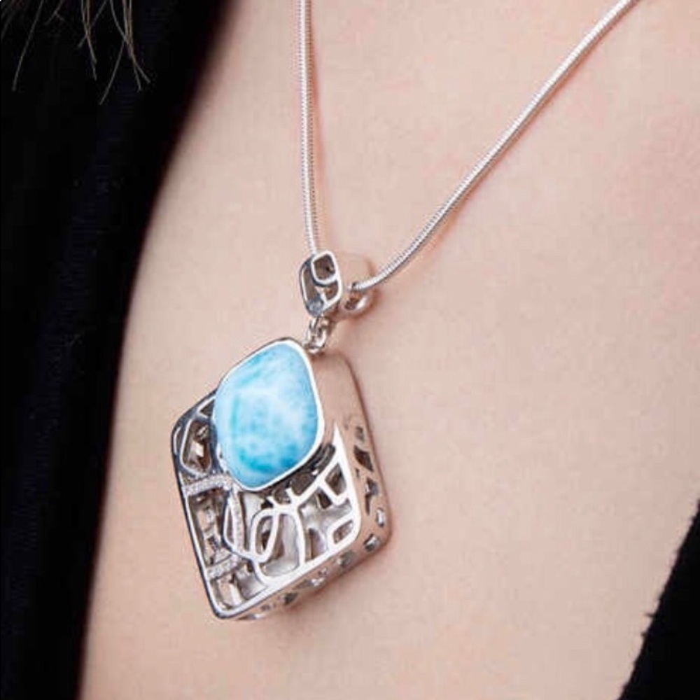 Marahlago Zara Square Necklace